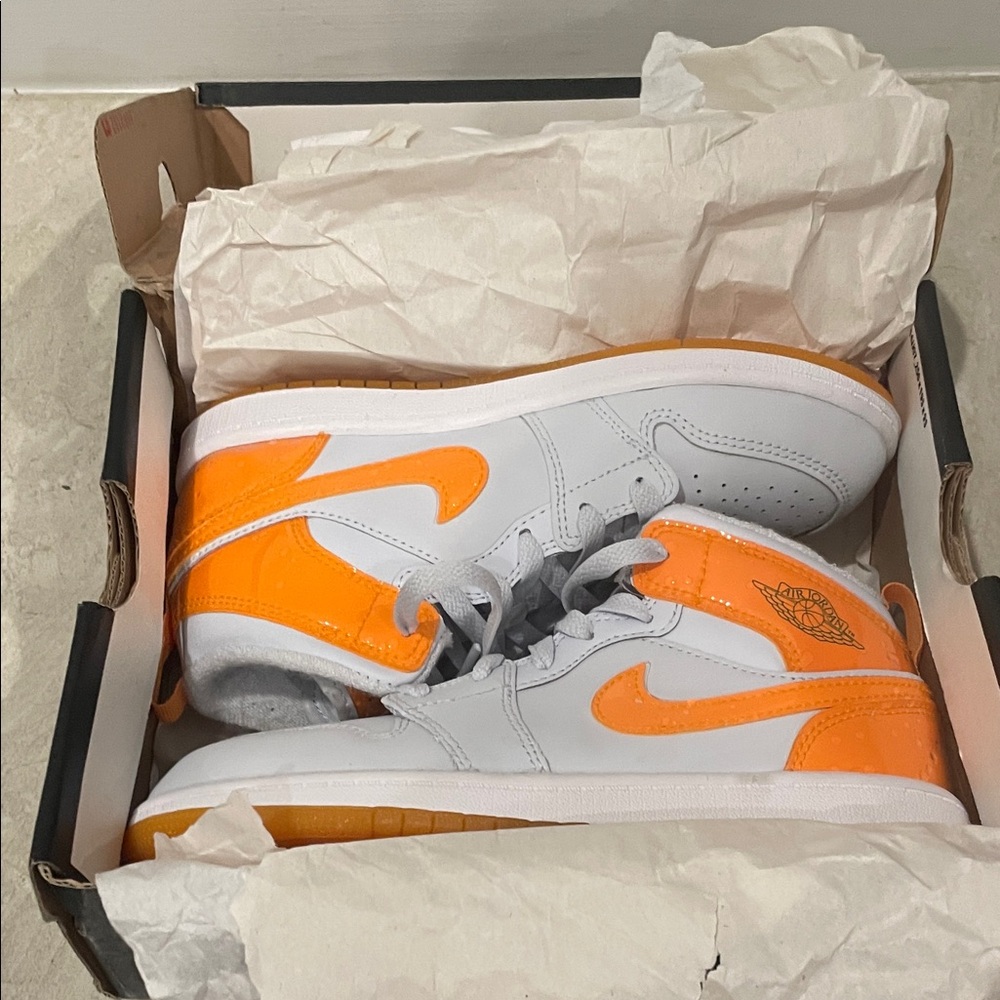 Nike Kids Sneakers - White and Orange